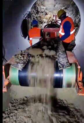 扒渣機出渣工作圖.jpg 扒渣機出渣工作圖.jpg