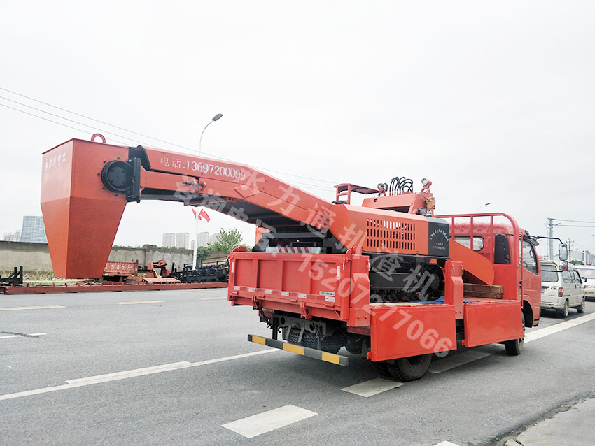 扒渣機(jī)發(fā)車(chē).jpeg 扒渣機(jī)發(fā)車(chē).jpeg