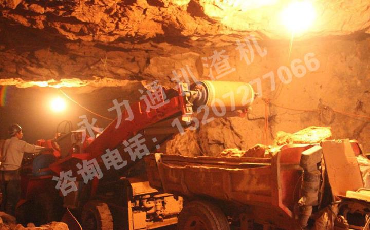 扒渣機施工3.jpg 扒渣機施工3.jpg